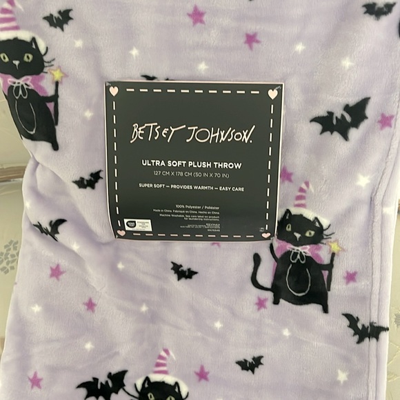 🆕OVERSIZED💋BETSEY JOHNSON💋ULTRA SOFT PLUSH THROW BLANKET BATS CATS - Picture 4 of 5
